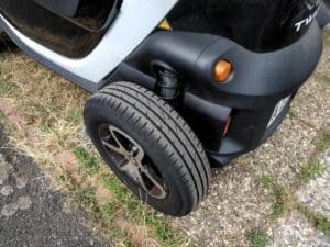 Twizy: Kotflügel abgebrochen